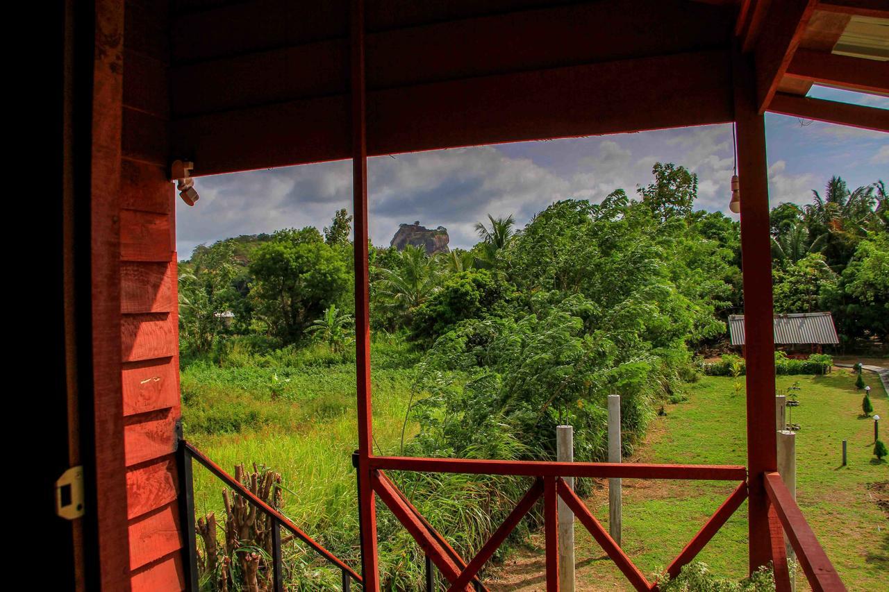 Hotel Sigiri Royal Point Tree House à Sigirîya Extérieur photo